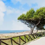 Flat In Seafront With Parking Appartamento *