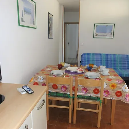Flat In Seafront With Parking Appartamento