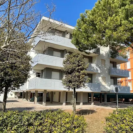 Flat In Seafront With Parking Lejlighed Bibione