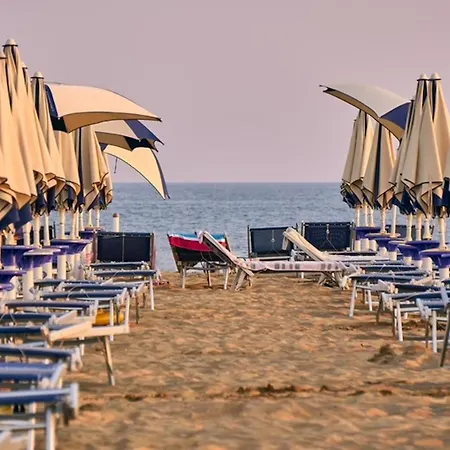 Appartement Flat In Seafront With Parking *